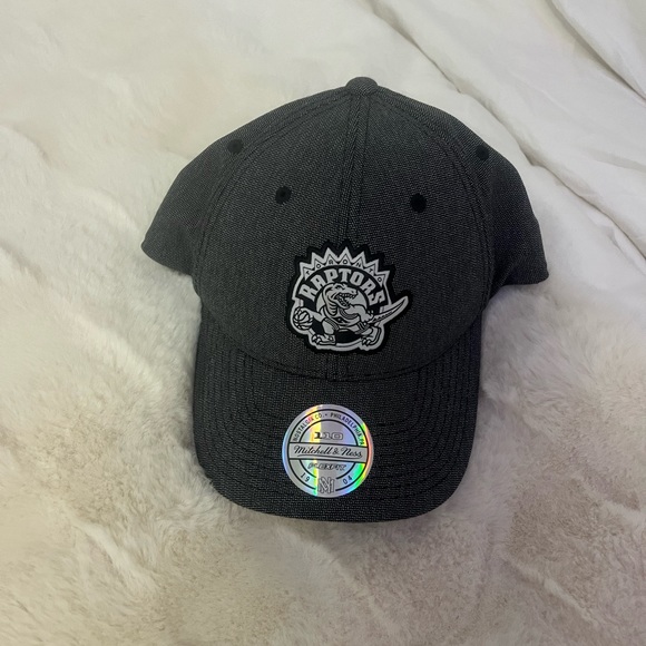Raptors hat - Picture 1 of 2